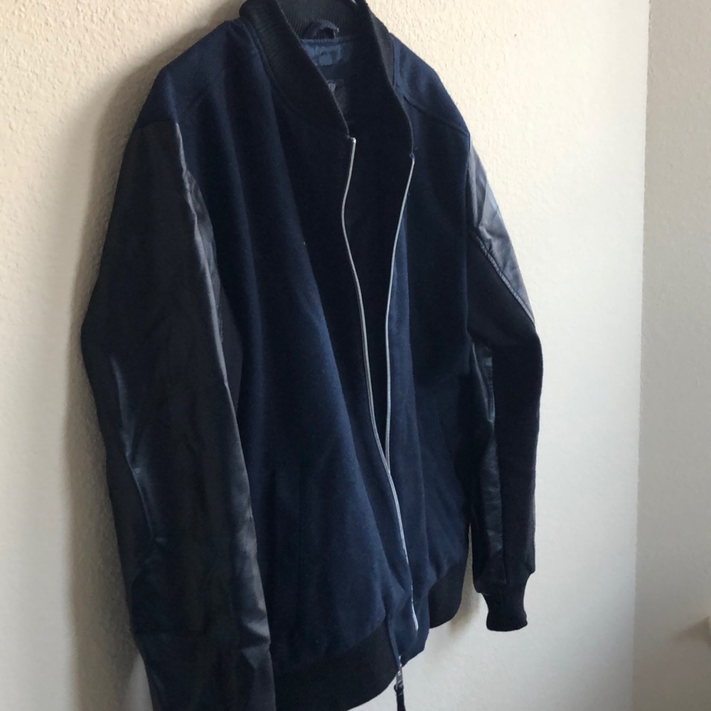 Men’s varsity jacket - Picture 2 of 5